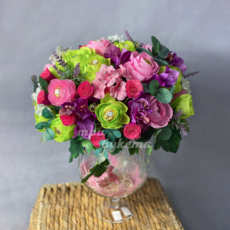 Букет из «Ferrero Rocher» и «Нуе»